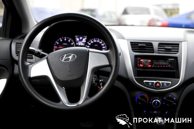 прокат Hyundai Solaris sedan в Москве дешево